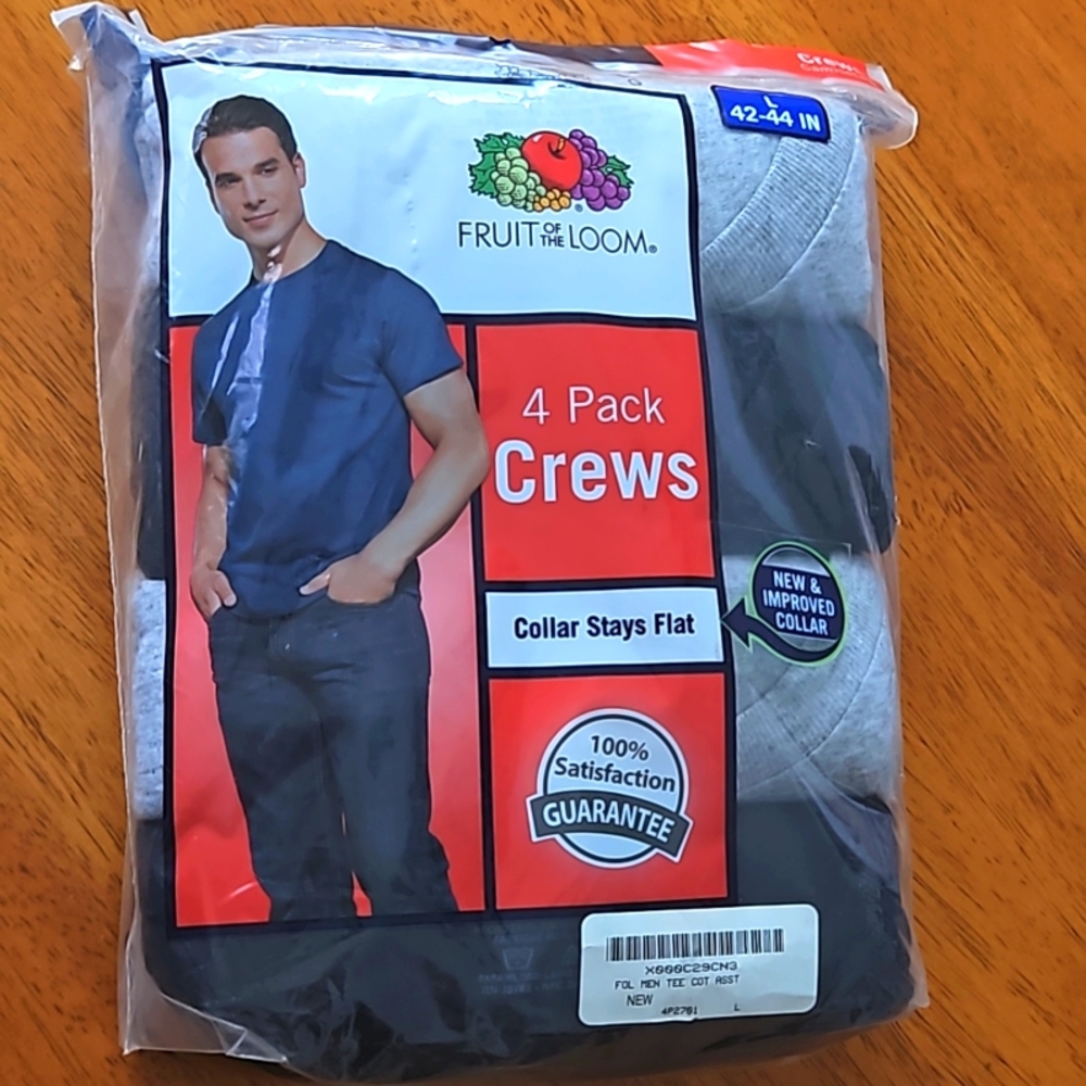 Fruit of the Loom Crew Short Sleeved T-shirts, 4 pack, size L